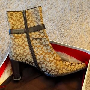 Boots Coach/Calf Use have been loved now letting some one else love them